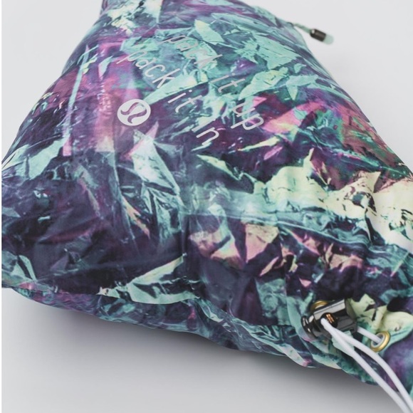 Lululemon 10 Miss Misty Jacket II Iridescent Multi hooded Windbreaker NEW - Picture 7 of 9